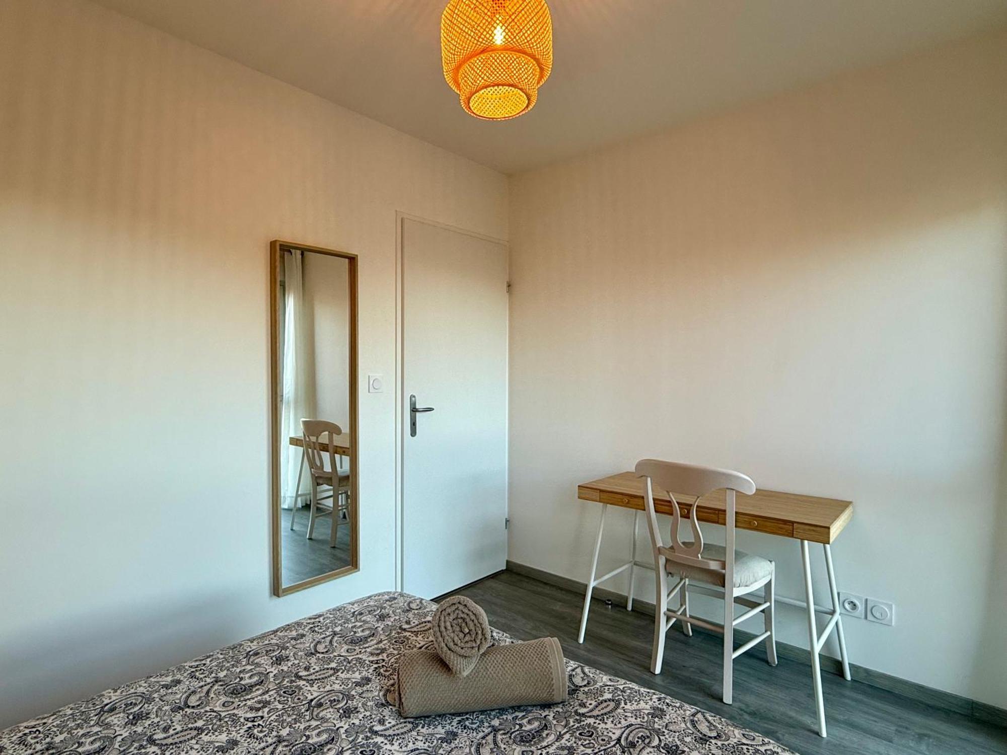 T3 Avec Balcon Et Parking Prive *