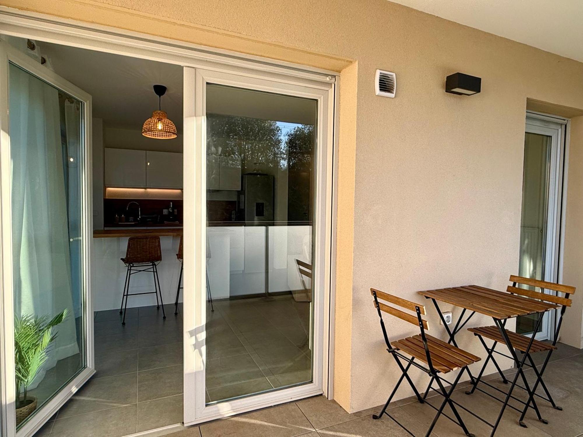 Apartment T3 Avec Balcon Et Parking Prive